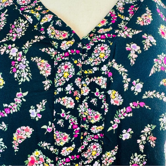 Old Navy | Black Floral Ruffle Sleeve V-Neck Blouse M - Picture 5 of 13